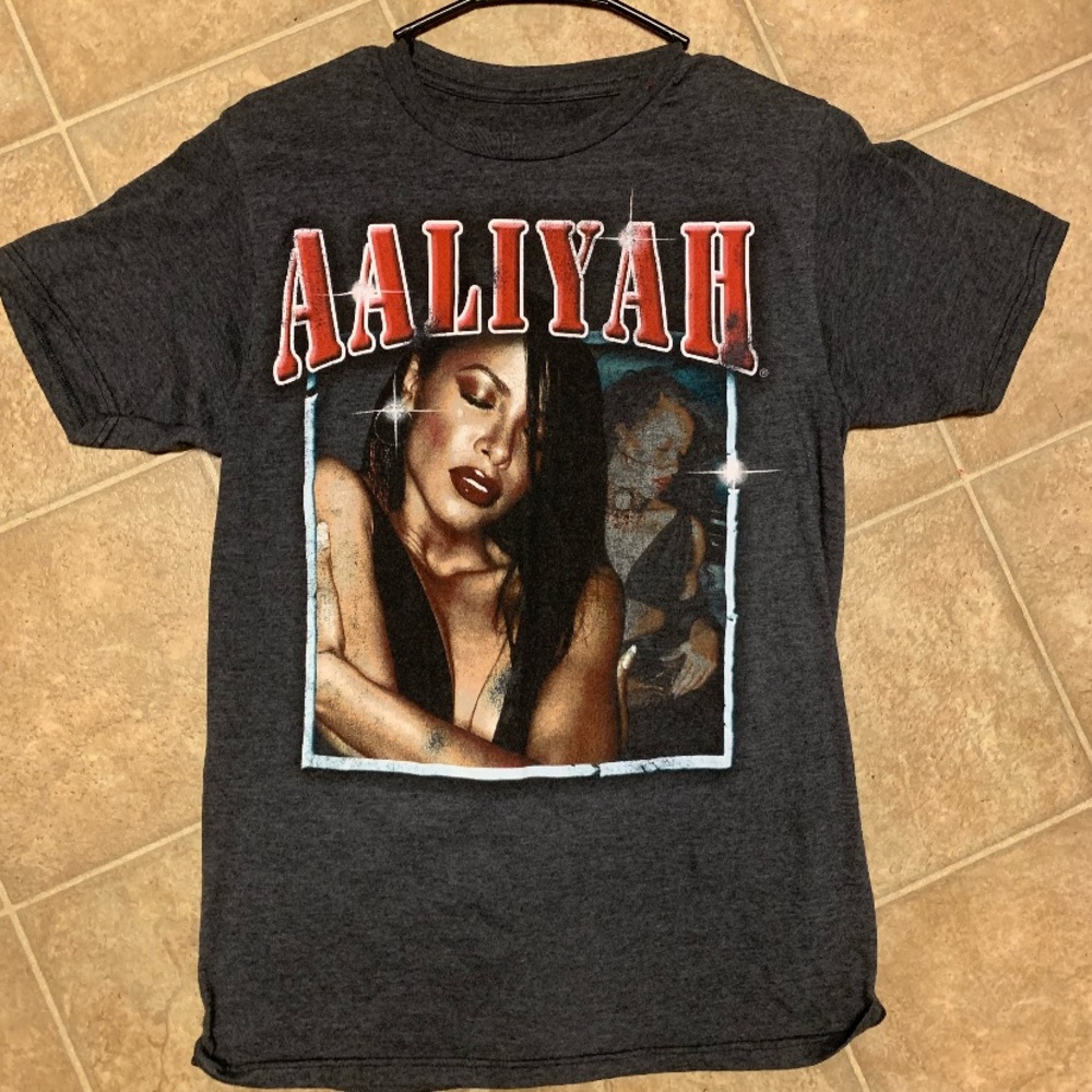 graphic tee